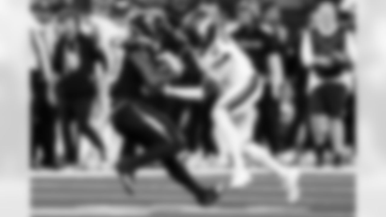 Check out the best shots from the Chargers Week 8 matchup against the Vikings!