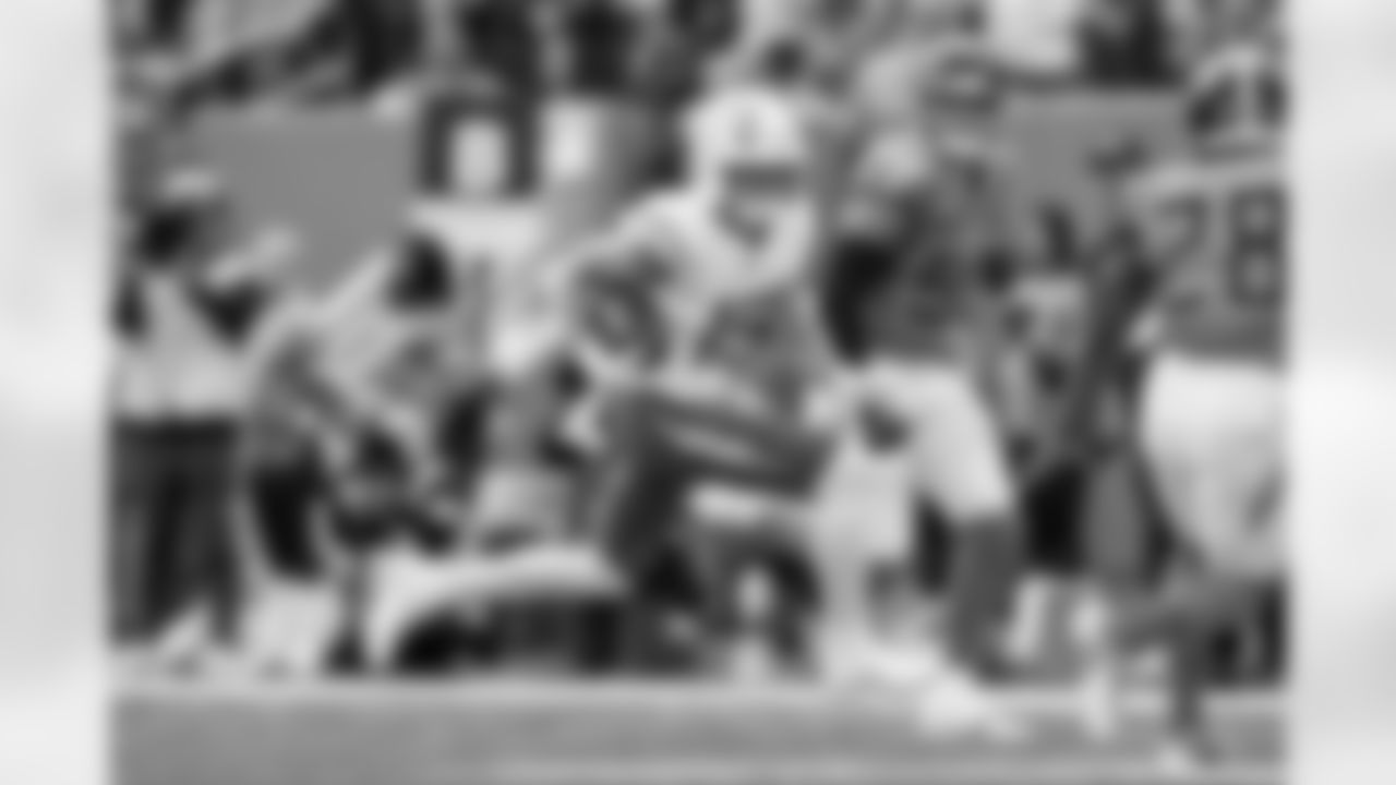 Check out the best shots from the Chargers Week 9 matchup against the Titans!