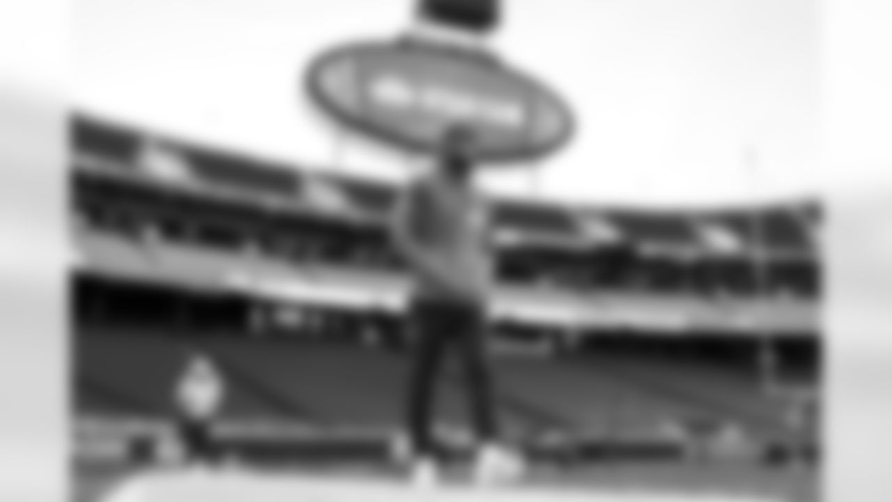 TE Oronde Gadsden (86)