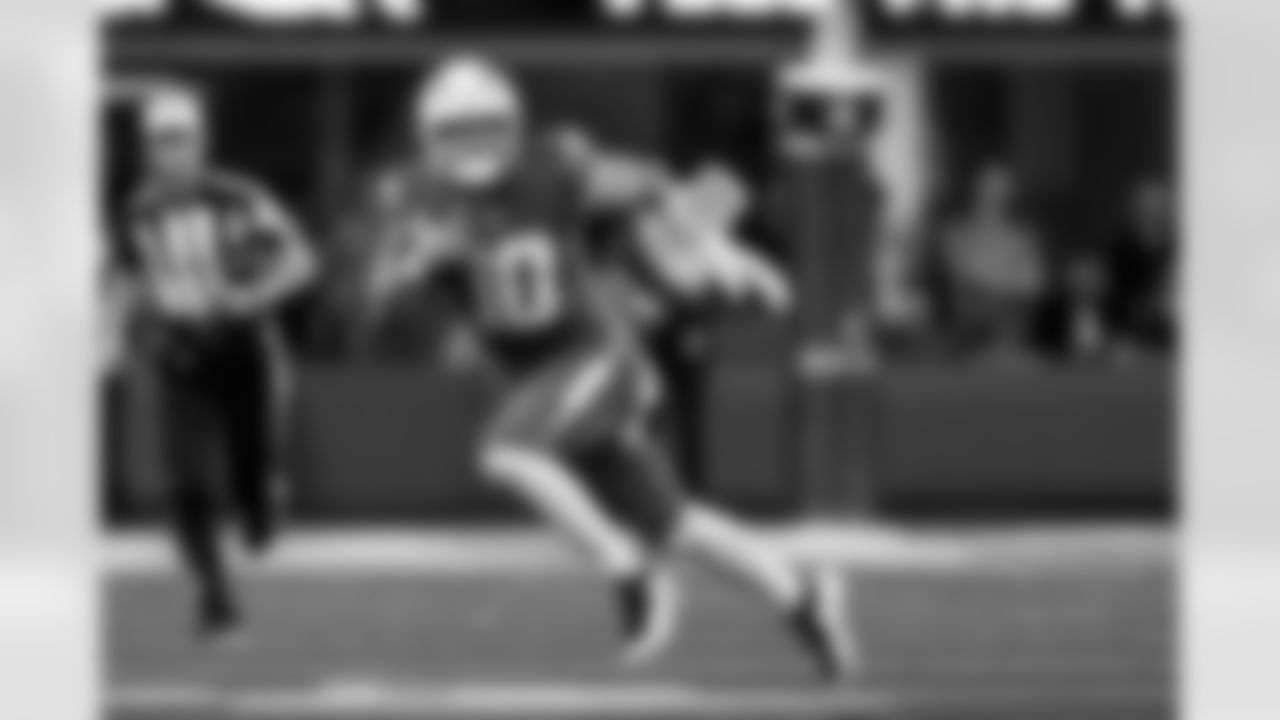 Take a look back at the best photos of Justin Herbert's 2025 campaign.