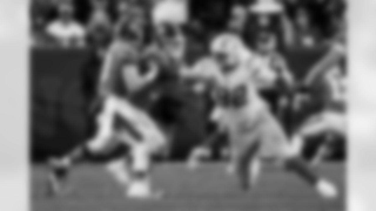 Check out the best shots from the Chargers Week 18 matchup against the Broncos!