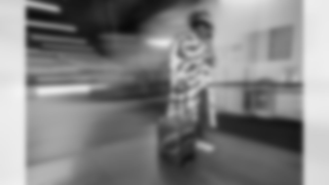 The Los Angeles Chargers play the Denver Broncos on Sunday, December 31, 2023 at Empower Field at Mile High in Denver, CO.
[FINAL SCORE: DEN 16 - LAC 9]