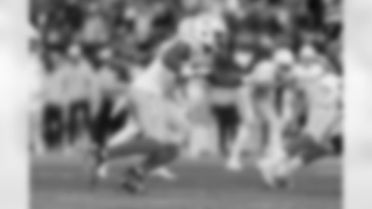 The Los Angeles Chargers play the Denver Broncos on Sunday, December 31, 2023 at Empower Field at Mile High in Denver, CO.
[FINAL SCORE: DEN 16 - LAC 9]