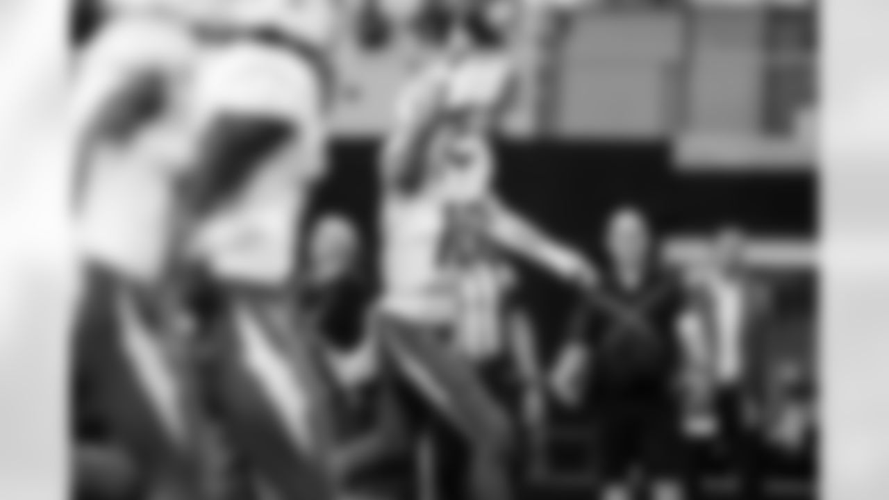 QB Justin Herbert (10)