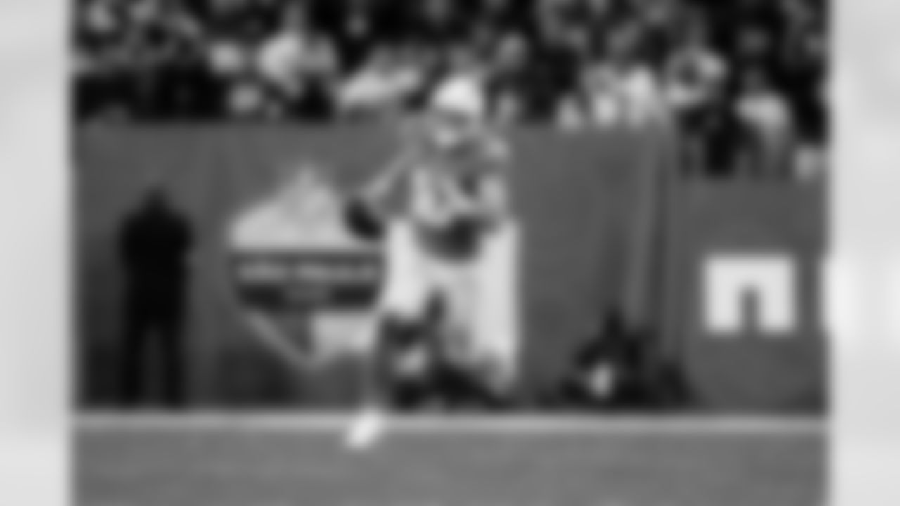 QB Justin Herbert (10)