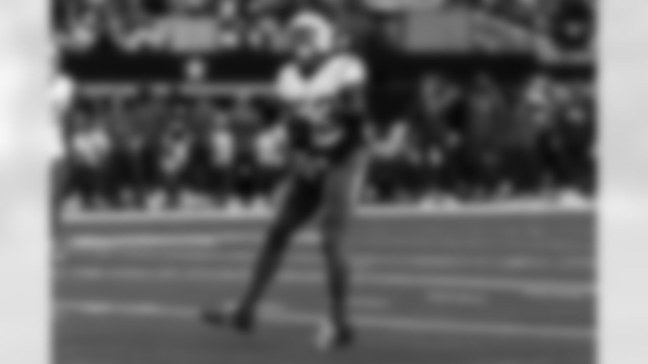 Take a look at the best photos of Chargers 2026 free agent Del'Shawn Phillips