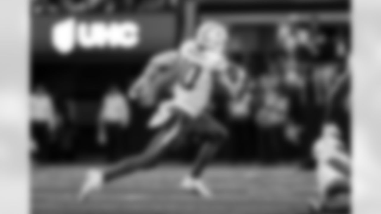 QB Justin Herbert (10)