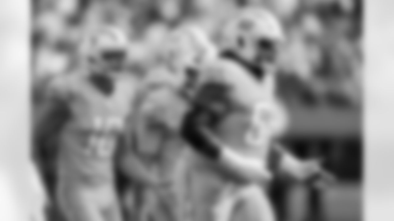 Take a look at the best photos of Chargers 2026 free agent Jamaree Salyer