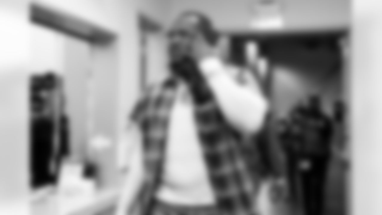 DL Da'Shawn Hand (91)