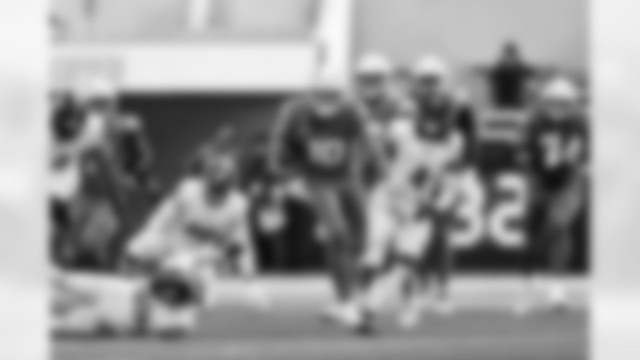 QB Justin Herbert (10)
