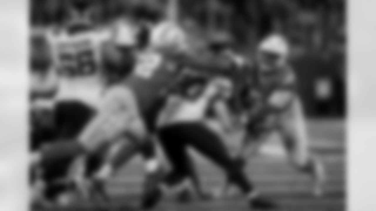 The Los Angeles Chargers play the New York Jets on Monday, November 6, 2023 at MetLife Stadium in East Rutherford, NJ.
[FINAL SCORE: LAC 27 - NYJ 6]