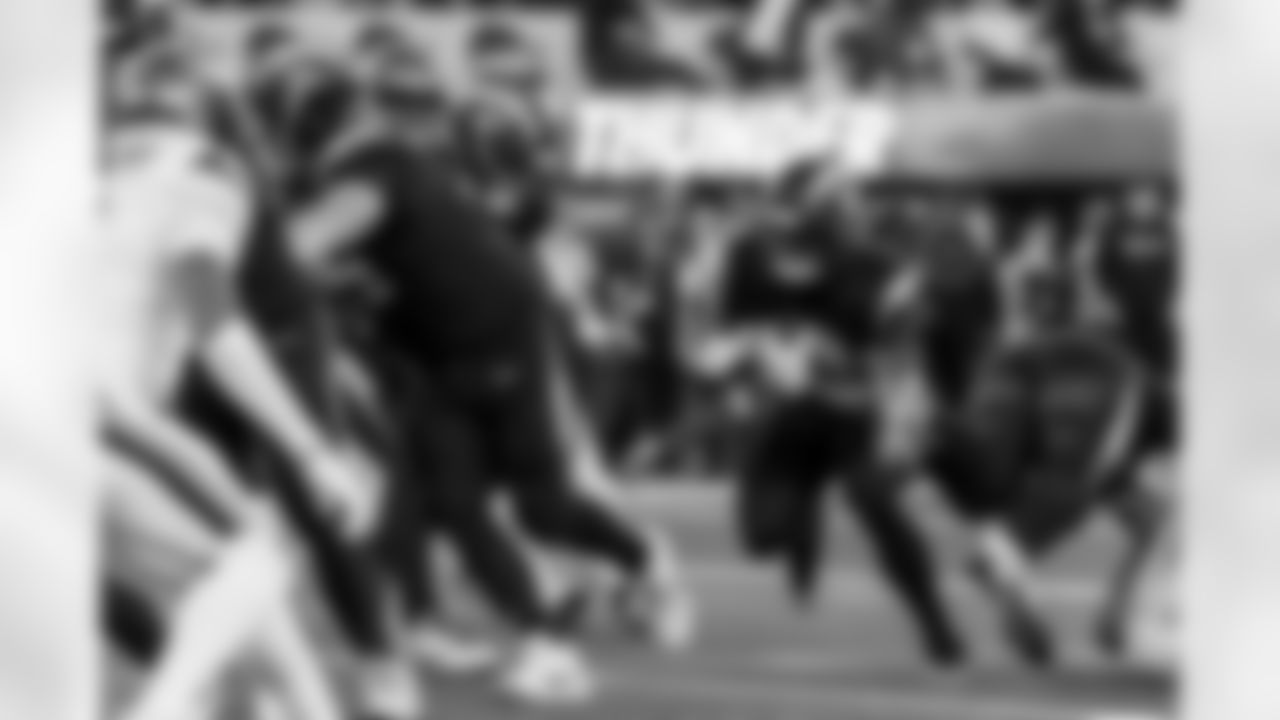 Check out the best shots from the Chargers Week 8 matchup against the Vikings!