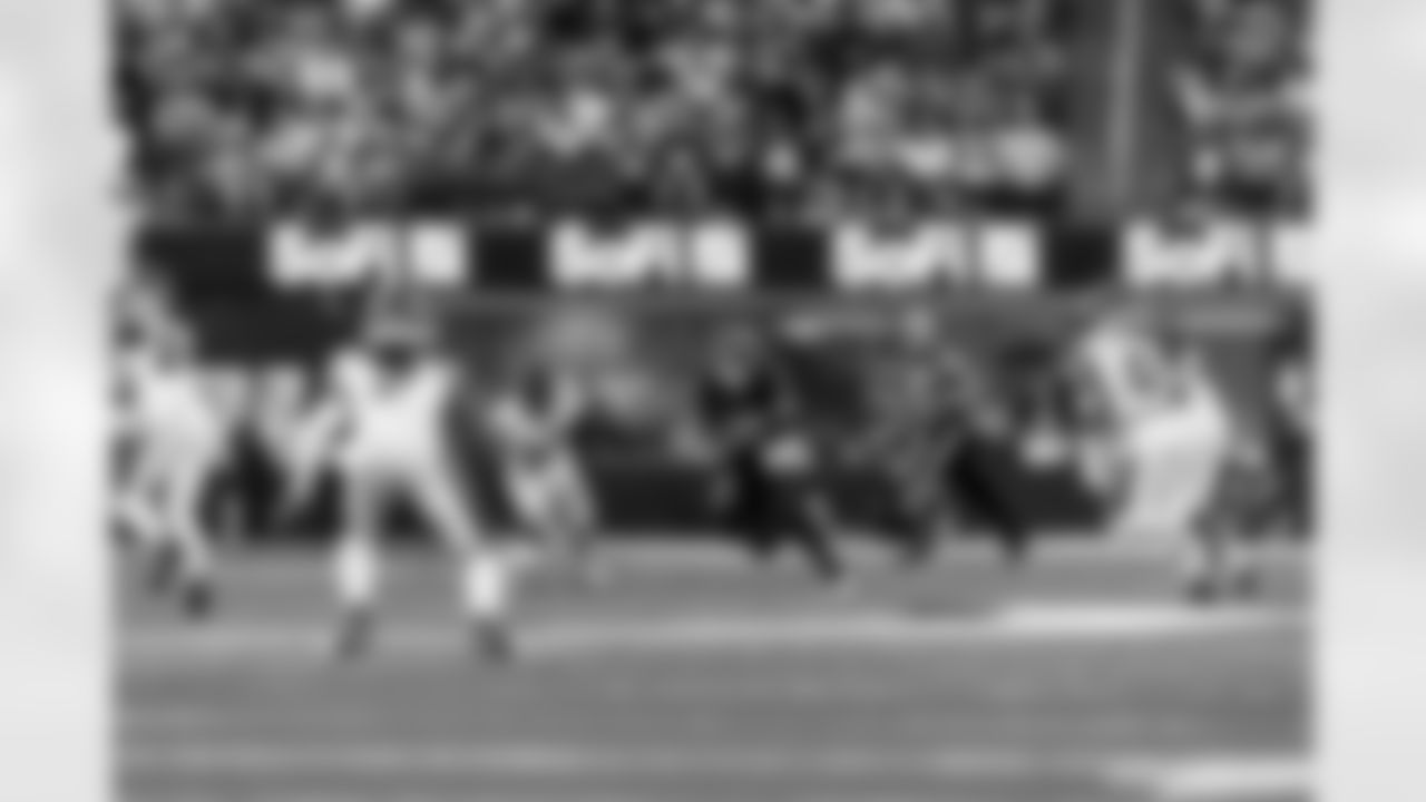 Check out the best shots from the Chargers Week 17 matchup against the Texans!