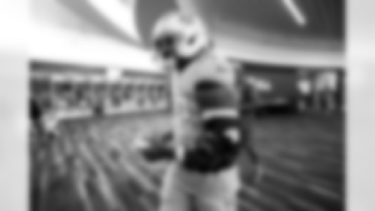 OLB Khalil Mack (52)