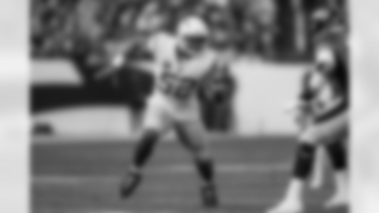 The Los Angeles Chargers play the Denver Broncos on Sunday, December 31, 2023 at Empower Field at Mile High in Denver, CO.
[FINAL SCORE: DEN 16 - LAC 9]