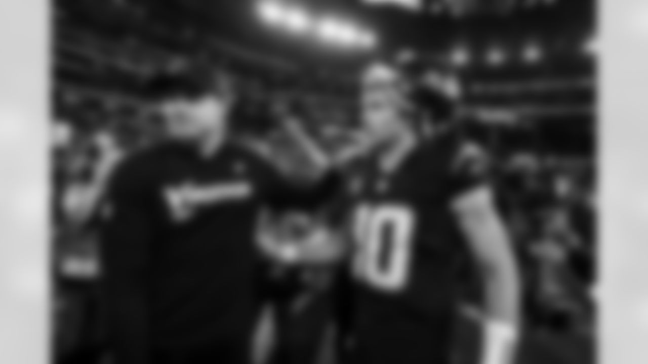 QB Justin Herbert (10)