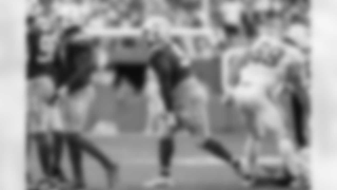 Check out the best shots from the Chargers Week 6 matchup against the Dolphins!