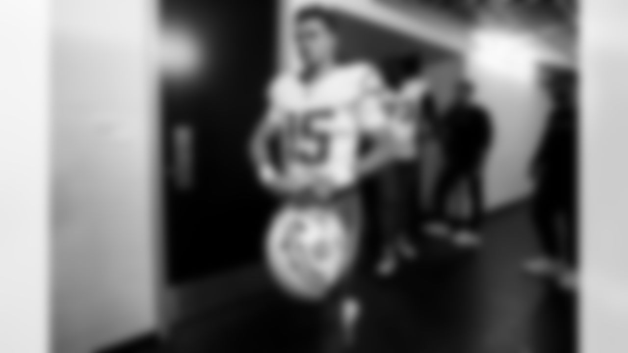 WR Ladd McConkey (15)