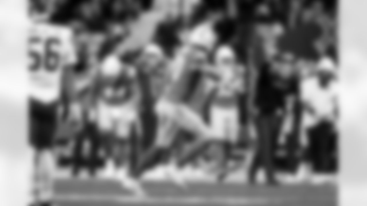 QB Justin Herbert (10)