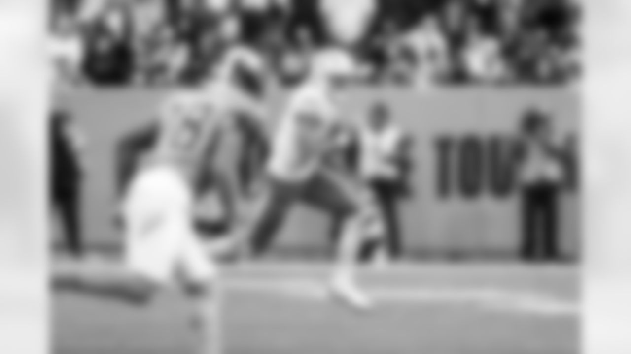 QB Justin Herbert (10)