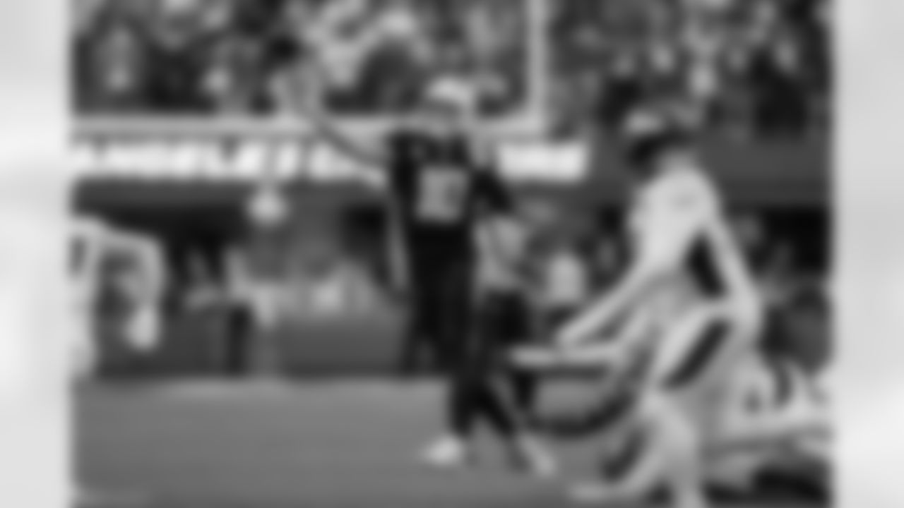 The Los Angeles Chargers play the Denver Broncos on Sunday, December 10, 2023 at SoFi Stadium in Inglewood, CA.
[FINAL SCORE: DEN 24 - LAC 7]