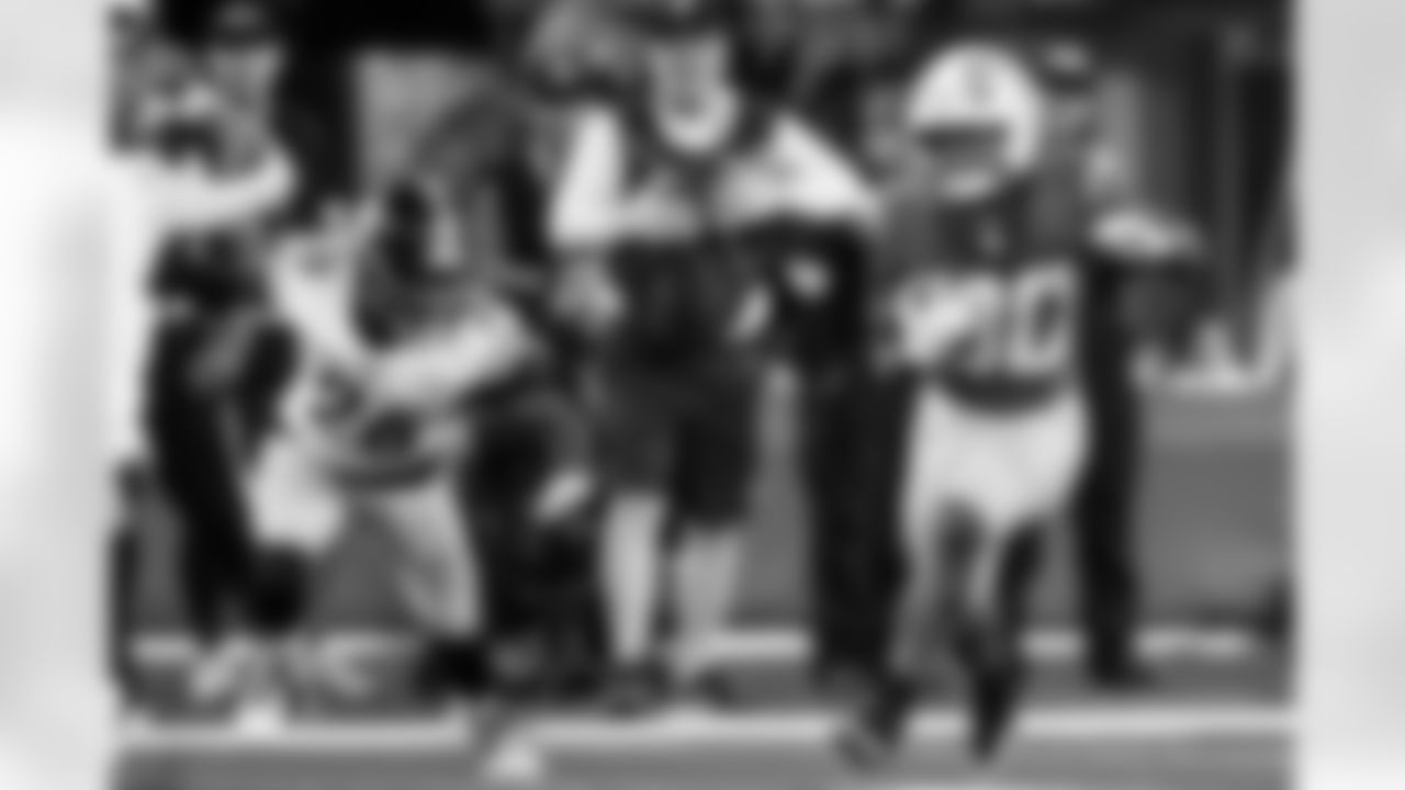 Check out the best shots from the Chargers Week 10 matchup against the Steelers!