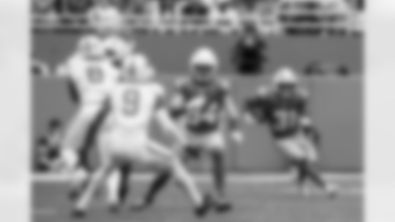 Check out the best shots from the Chargers Week 6 matchup against the Dolphins!