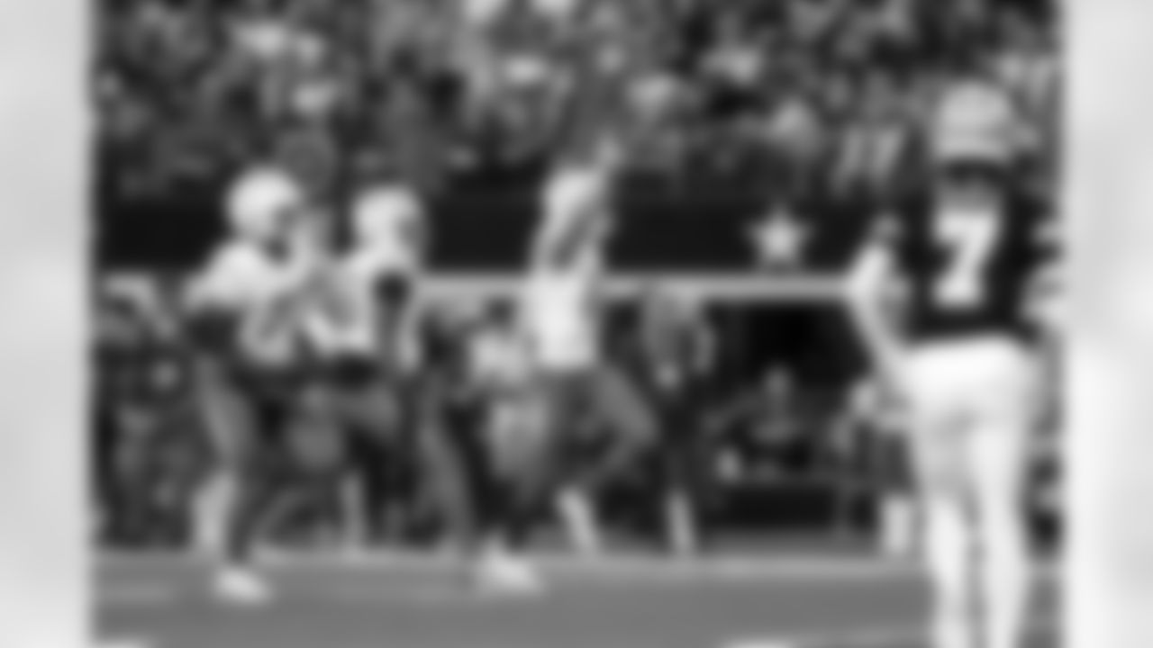 QB Justin Herbert (10)