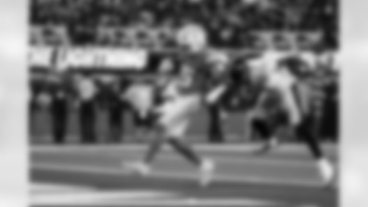 WR Ladd McConkey (15)