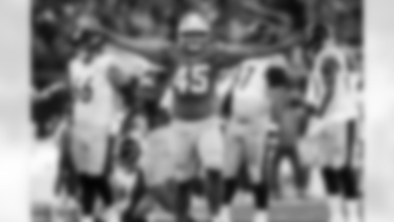 OLB Tuli Tuipulotu (45)