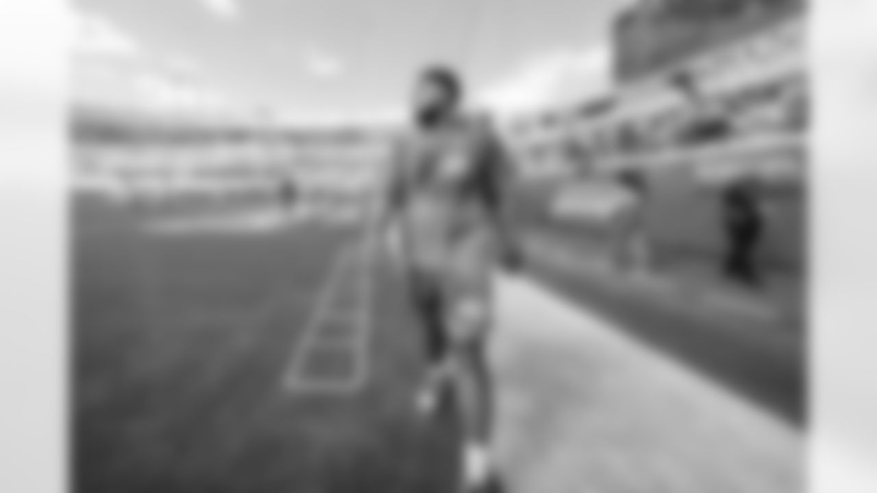 OLB Tuli Tuipulotu (45)