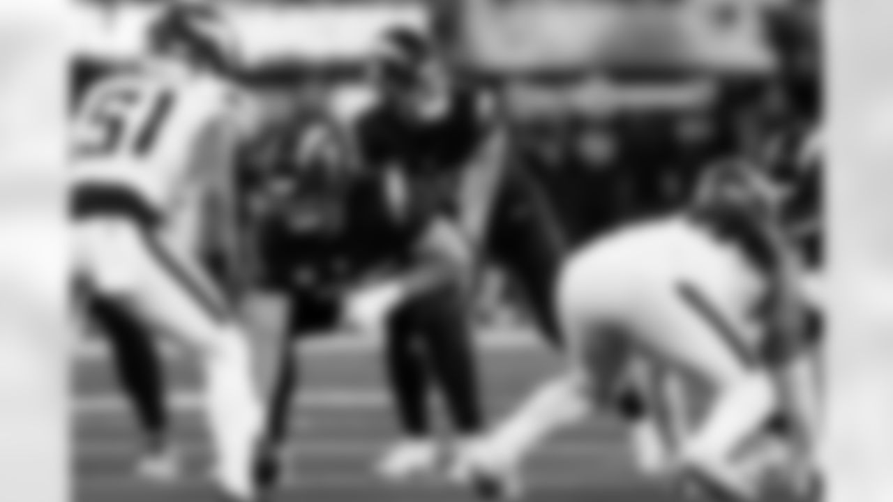 Check out the best shots from the Chargers Week 8 matchup against the Vikings!