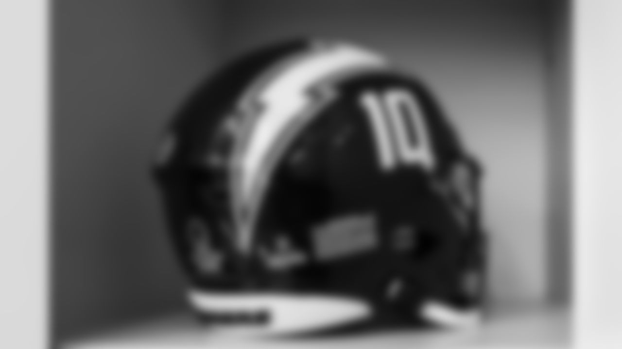 QB Justin Herbert (10)