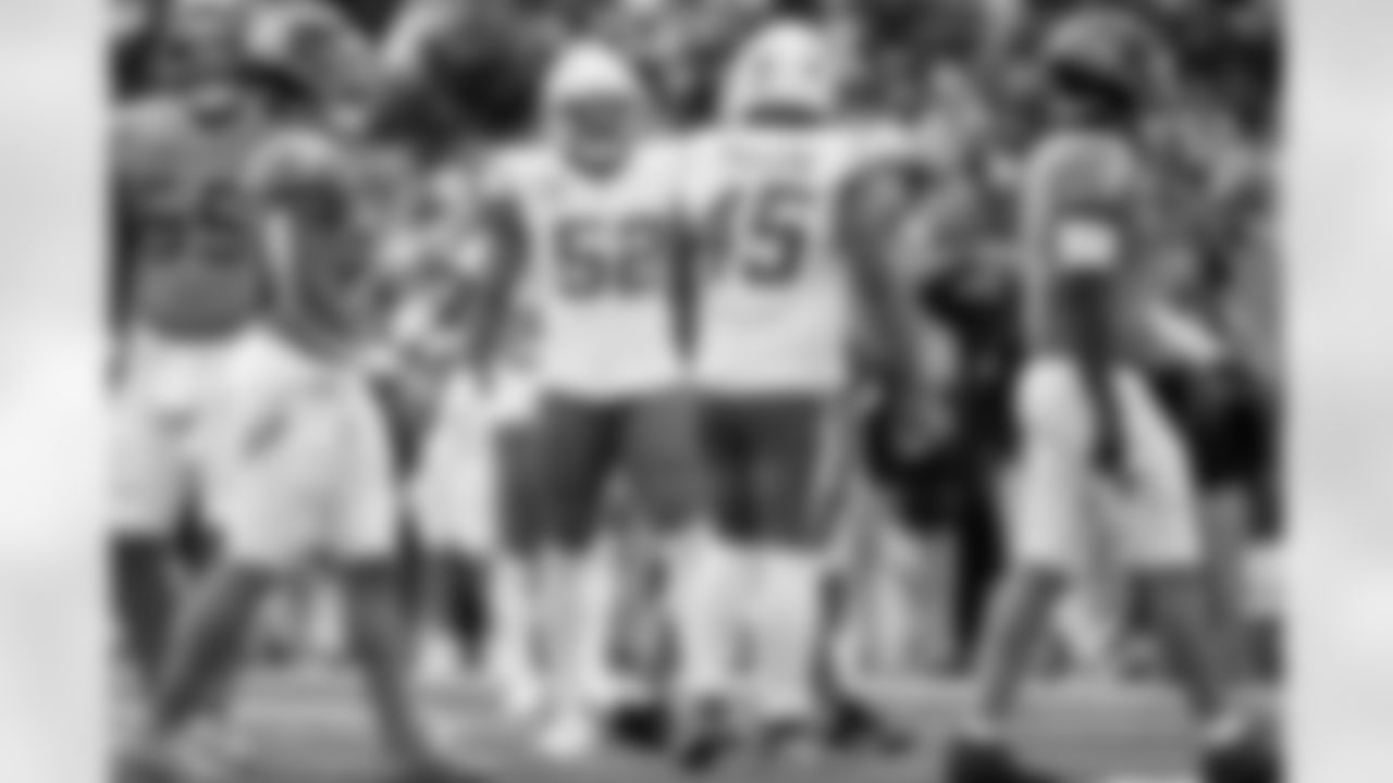 Check out the best shots from the Chargers Week 9 matchup against the Titans!