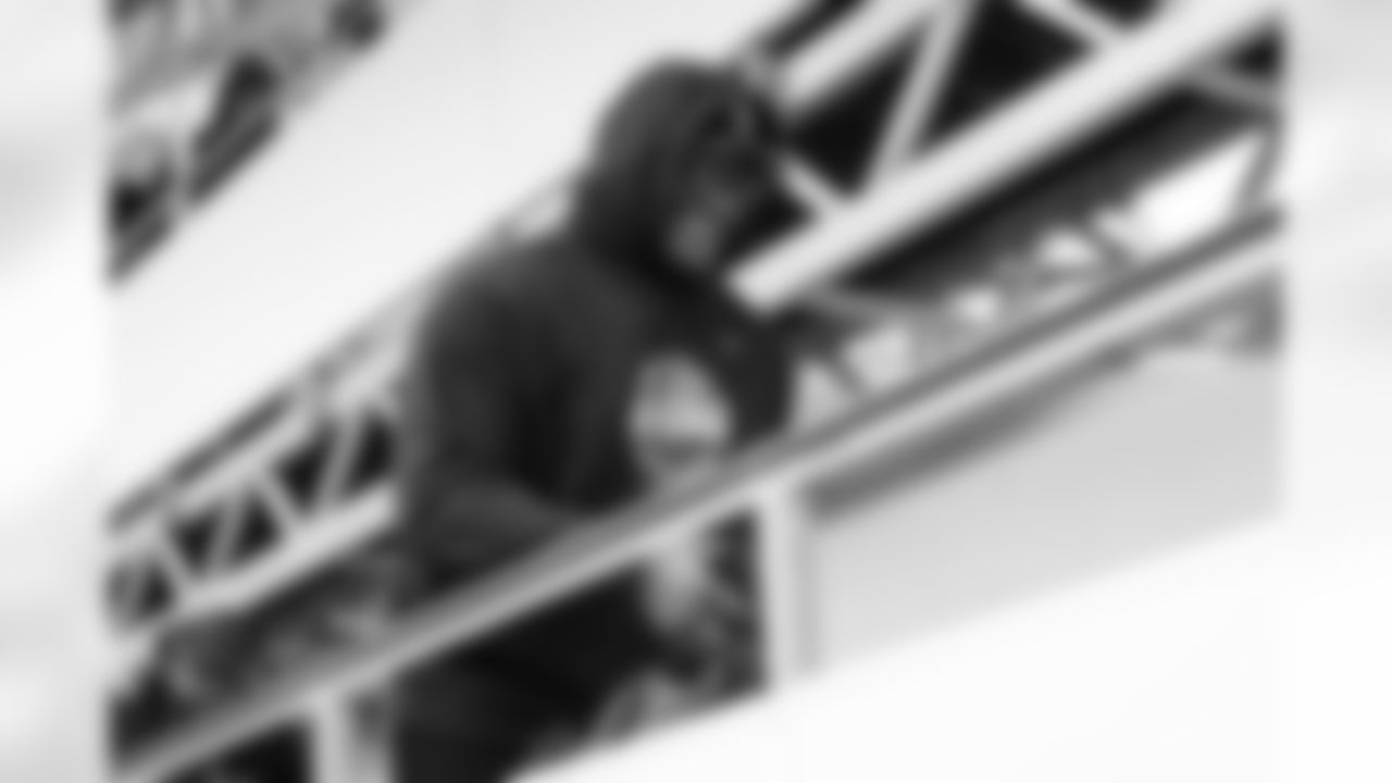 DL Naquan Jones (96)