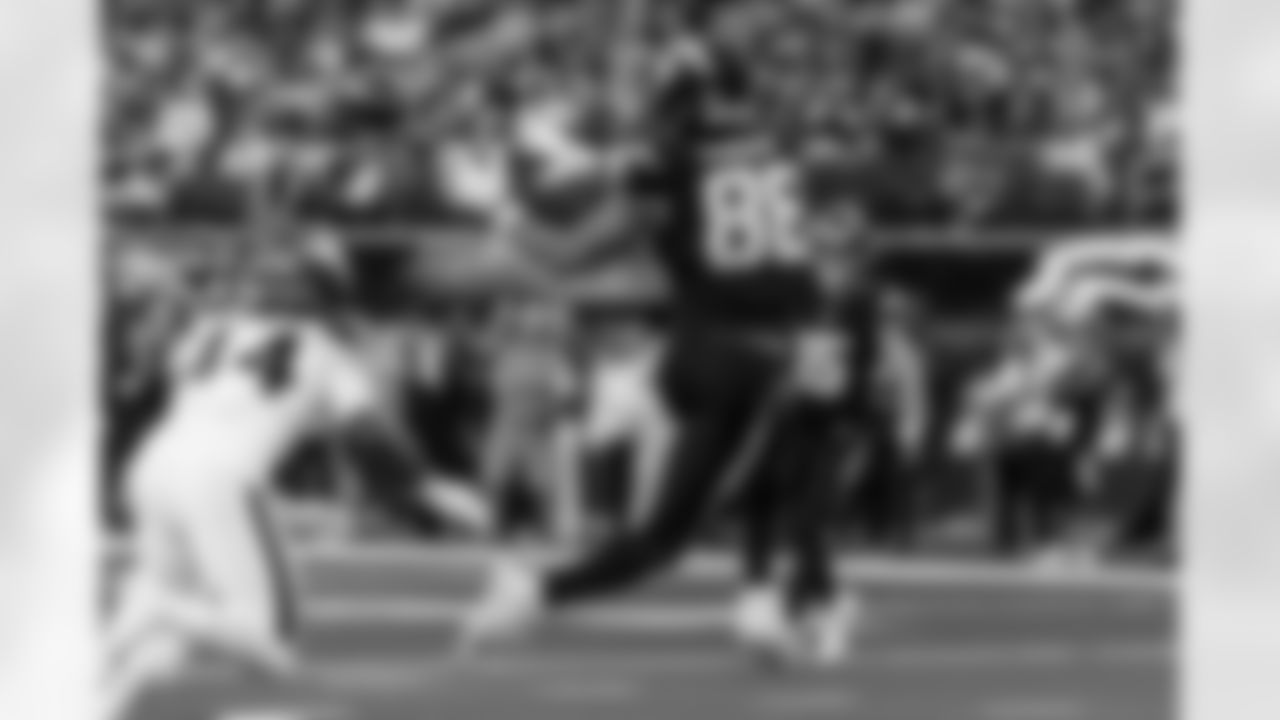 Take a look back at the best photos of the Chargers 2025 draft class in their inaugural NFL campaign.