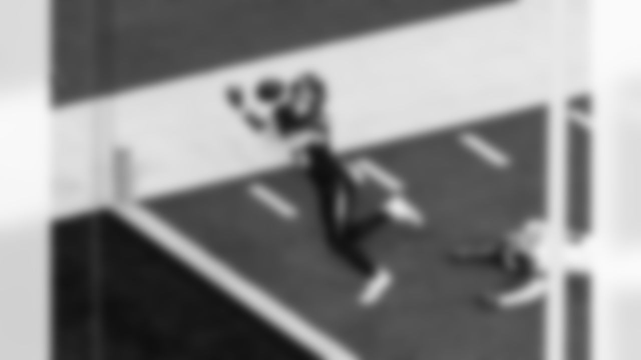 Check out the best shots from the Chargers Week 8 matchup against the Vikings!