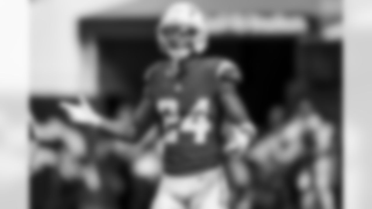 Take a look at the best photos of Chargers 2026 free agent Benjamin St-Juste