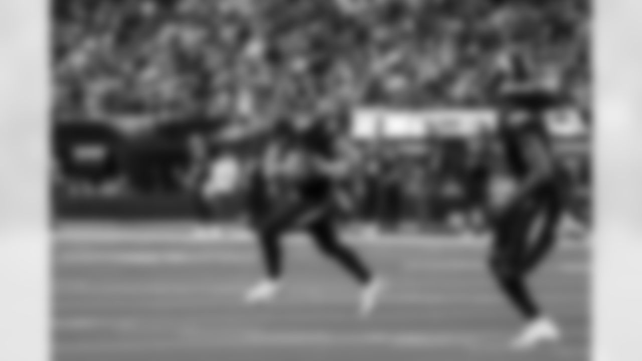 QB Justin Herbert (10)