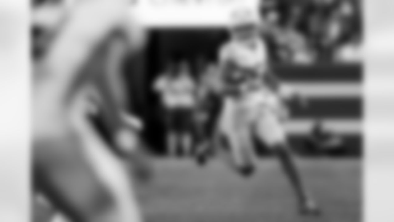 Check out the best shots from the Chargers Week 18 matchup against the Broncos!