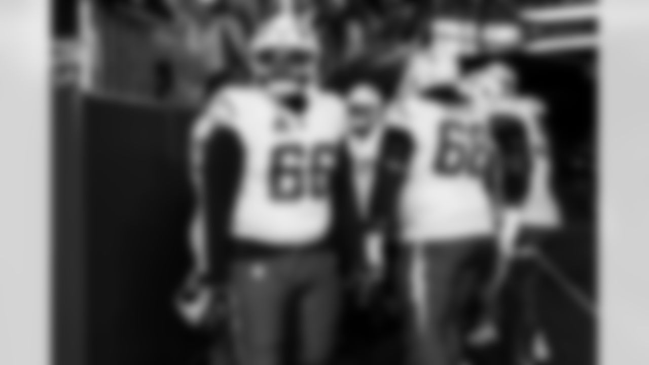 T Bobby Hart (66) and OL Jamaree Salyer (68)