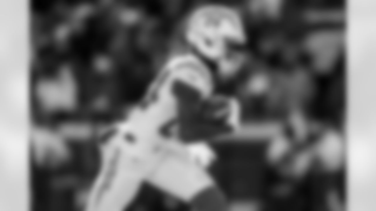 Check out the best shots from the Chargers Week 15 matchup against the Chiefs!