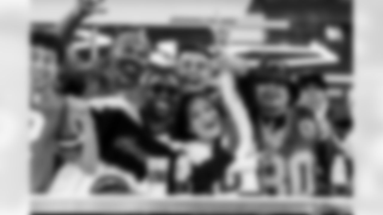 The Los Angeles Chargers play the Denver Broncos on Thursday, December 19, 2024 at SoFi Stadium in Inglewood, CA.
[FINAL SCORE: LAC 34 - DEN 27]