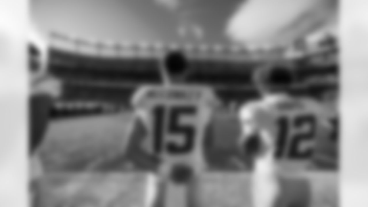 Check out the best shots from the Chargers Week 18 matchup against the Broncos!