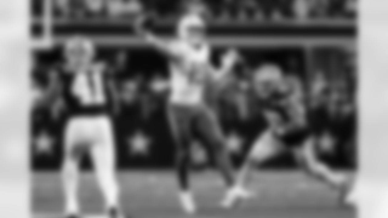 QB Justin Herbert (10)