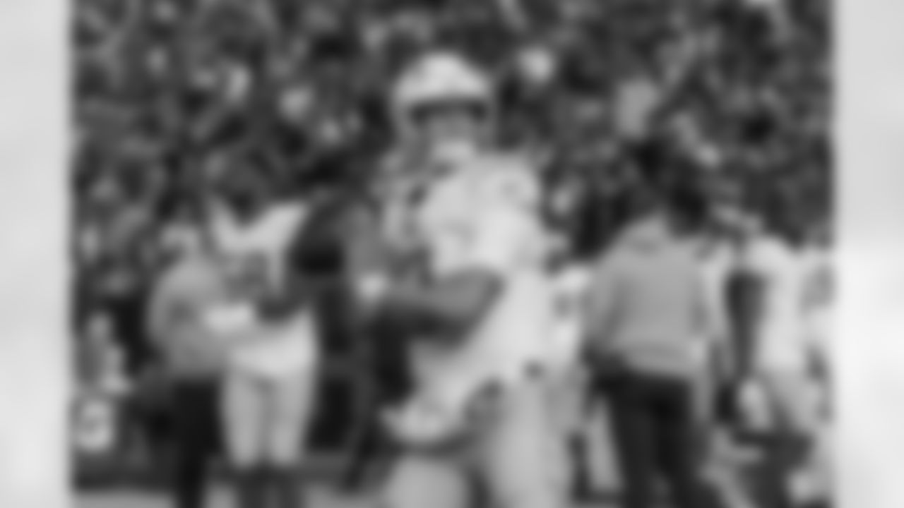 The Los Angeles Chargers play the Denver Broncos on Sunday, December 31, 2023 at Empower Field at Mile High in Denver, CO.
[FINAL SCORE: DEN 16 - LAC 9]