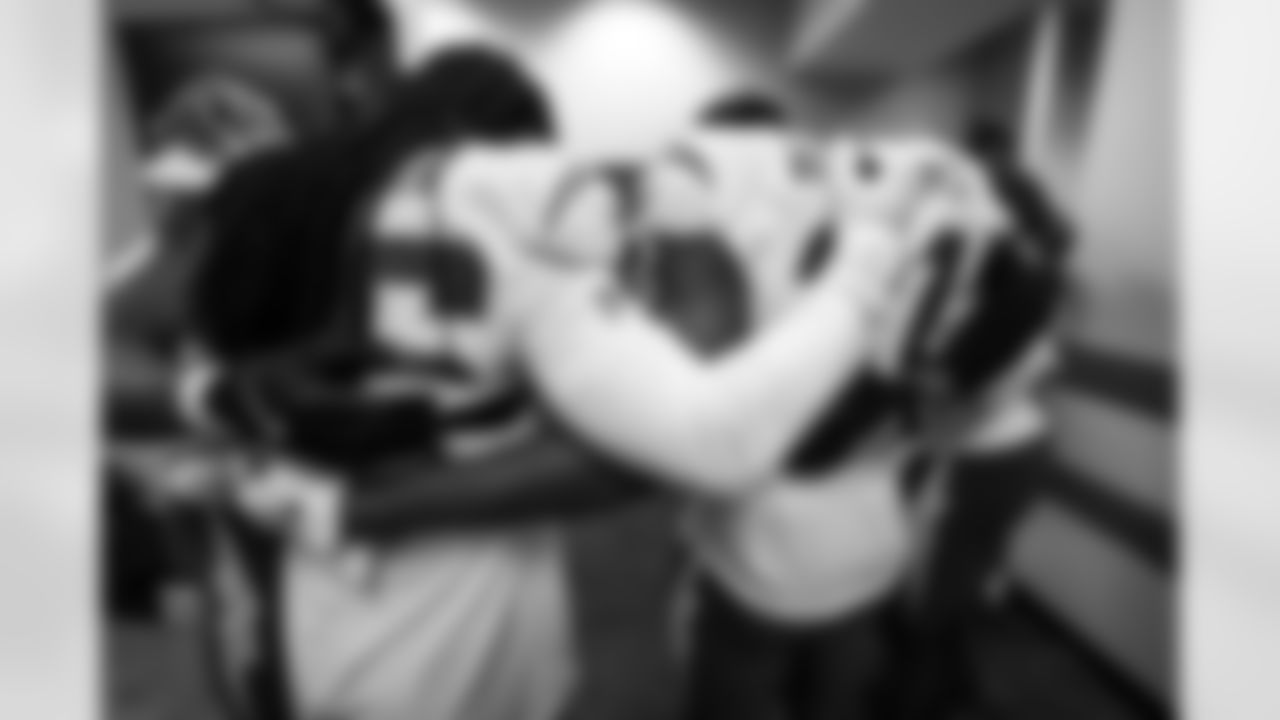 CB Donte Jackson (26) and S Marcus Williams (31)