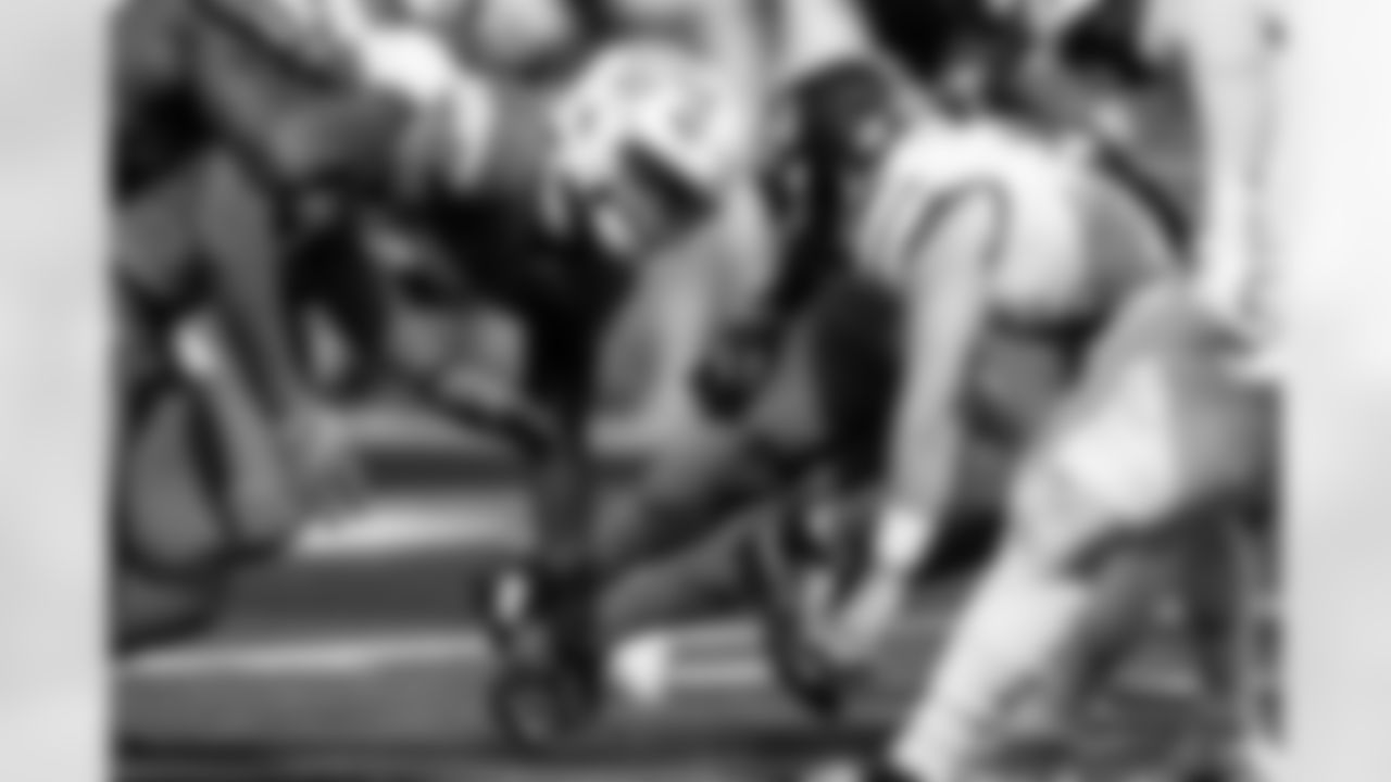 Check out the best shots from the Chargers Week 5 matchup against the Commanders!