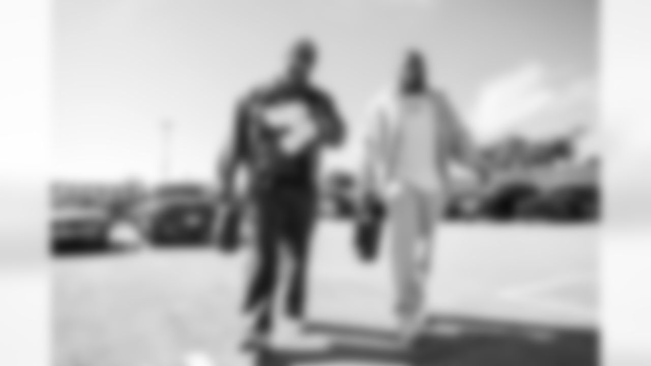 DL Naquan Jones (96) and DL Da'Shawn Hand (91)