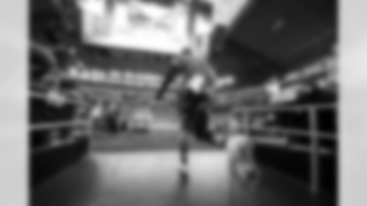 QB Justin Herbert (10)